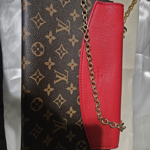 Fashion Red and Brown Shoulder Bag - Picture 5 of 5